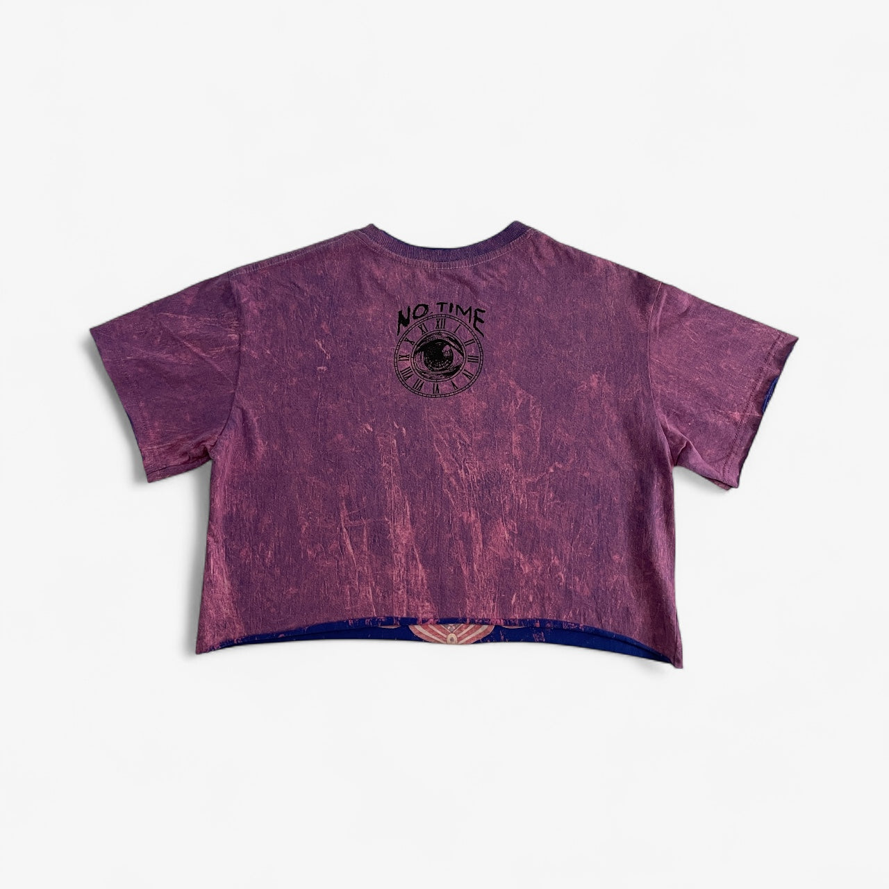 Crop top da donna viola délavé con grande stampa mandala colorato e simbolo OM centrale, stile hippie e yoga, retro.