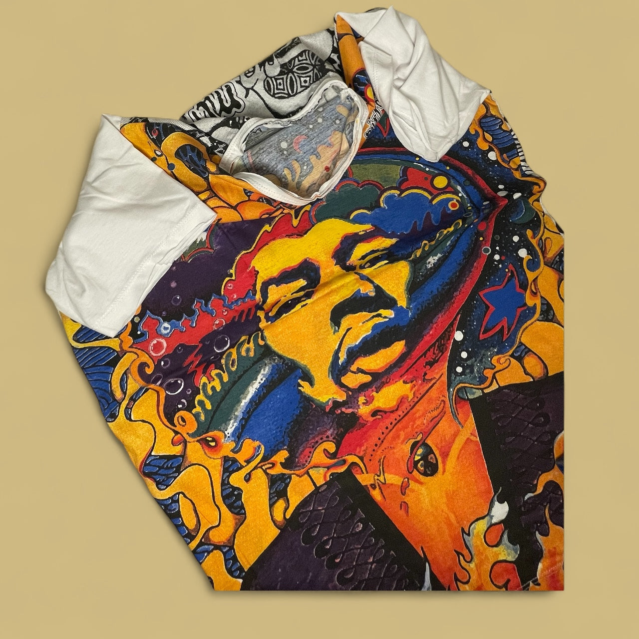 Maglietta unisex con stampa psichedelica di Jimi Hendrix in stile hippie, ispirata agli anni ’70, dettaglio