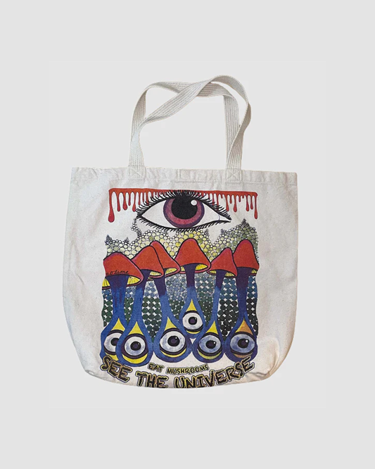 Borsa in tela di cotone grezzo con stampa psichedelica di funghi e occhi e scritta eat mushrooms see the universe
