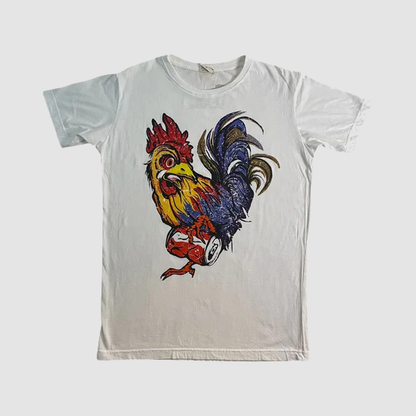 Maglietta Bianca Unisex – Gallo Colorato con Lattina - ql maglie