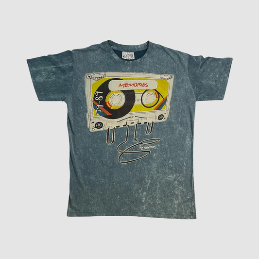 Maglietta “Memories Cassette” – T-shirt vintage effetto stonewash con stampa cassette - ql maglie