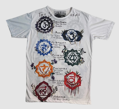 Maglietta “Seven Chakras”, T-shirt bianca con simboli dei 7 Chakra dipinti, marca ql maglie