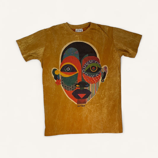 Maglietta unisex color ocra effetto vintage con stampa frontale volto astratto a mosaico multicolore