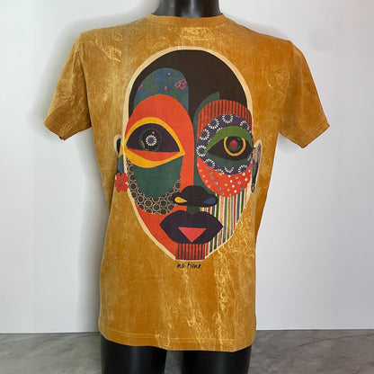 Maglietta unisex color ocra effetto vintage con stampa frontale volto astratto a mosaico multicolore, model1