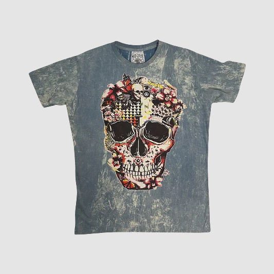 Maglietta “Floral Skull” , T-shirt stonewash blu con grande stampa teschio floreale, marca ql maglie
