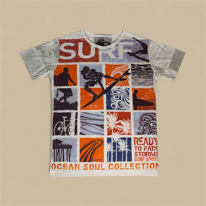 Maglietta unisex full-print “Ocean Grid” bianca con mosaico grafico surf vintage in arancio e blu.