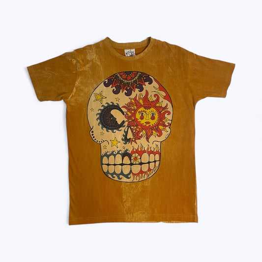 T-shirt ocra stonewash con grande stampa teschio decorato “Sun & Moon” (sole e luna) — maglietta unisex.